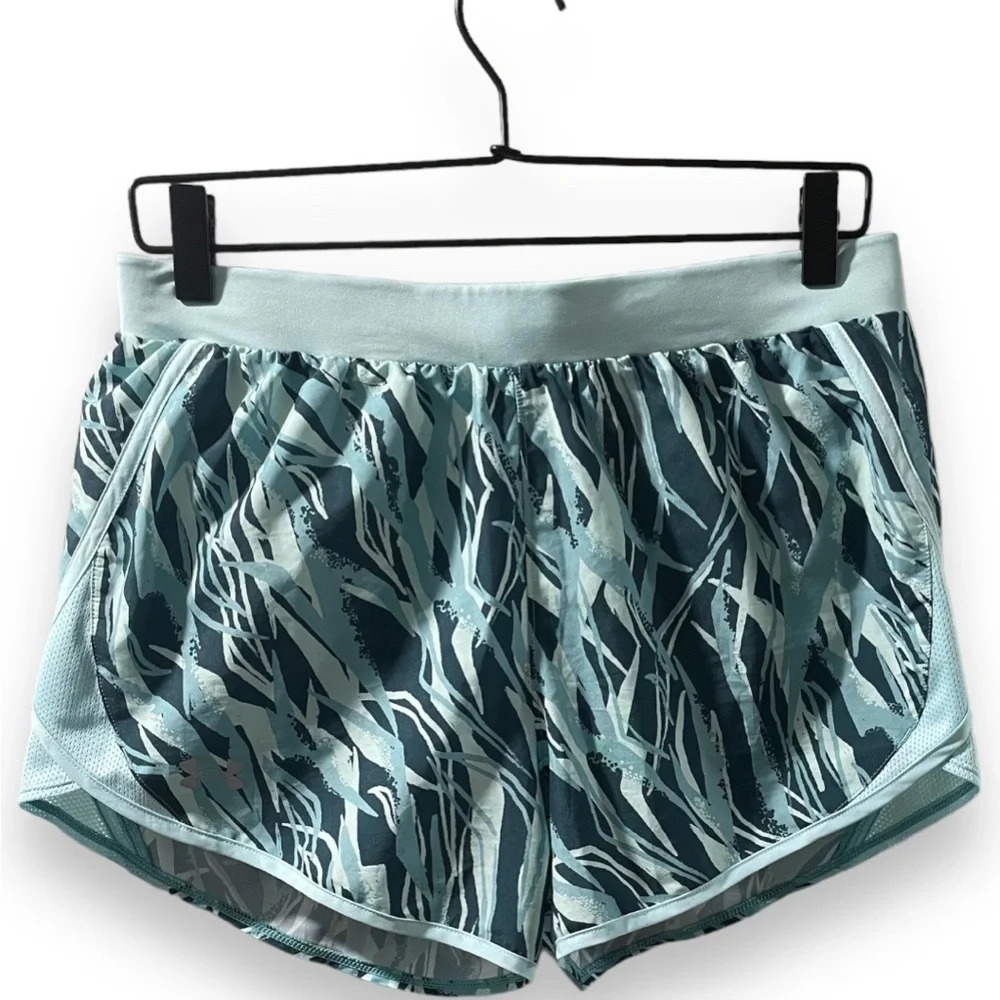 Under Armour Printed Running Short, Size Medium, Approximately 3’’ Inseam